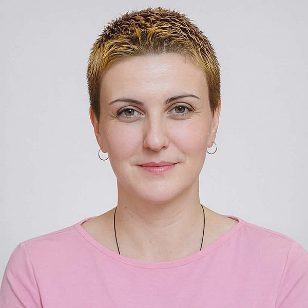 სახელი გვარი