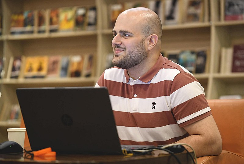 სახელი გვარი